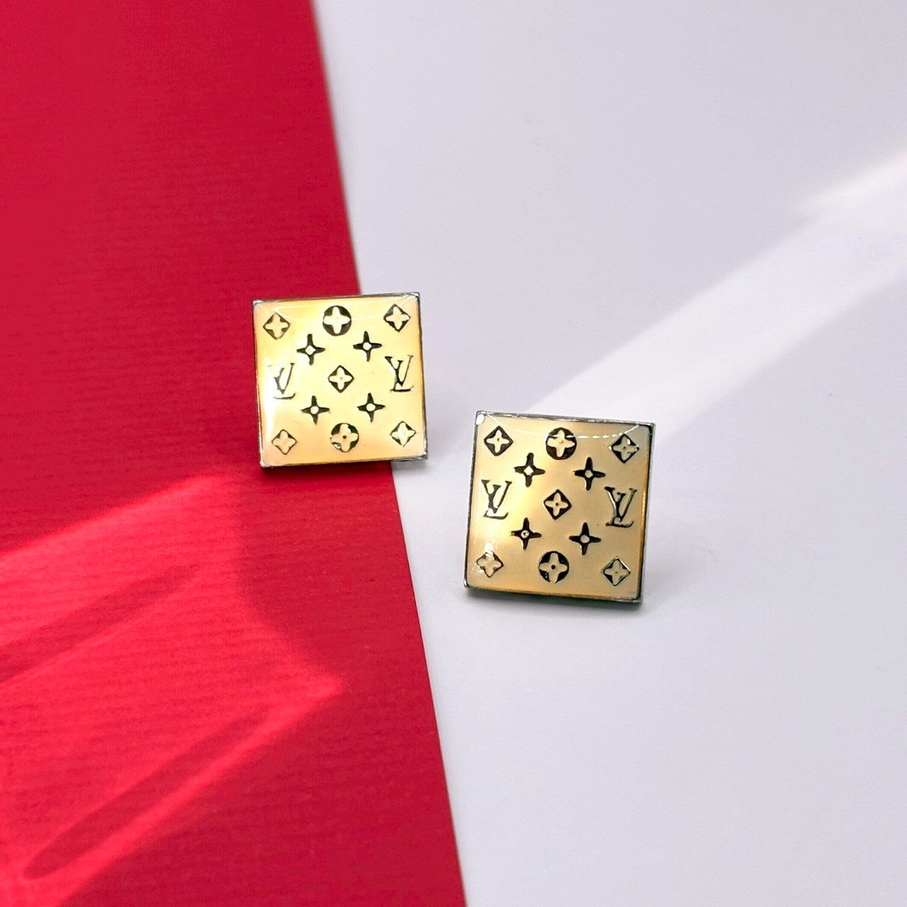LV Monogram 幾何耳針 | LV Monogram Geometric Stud Earrings