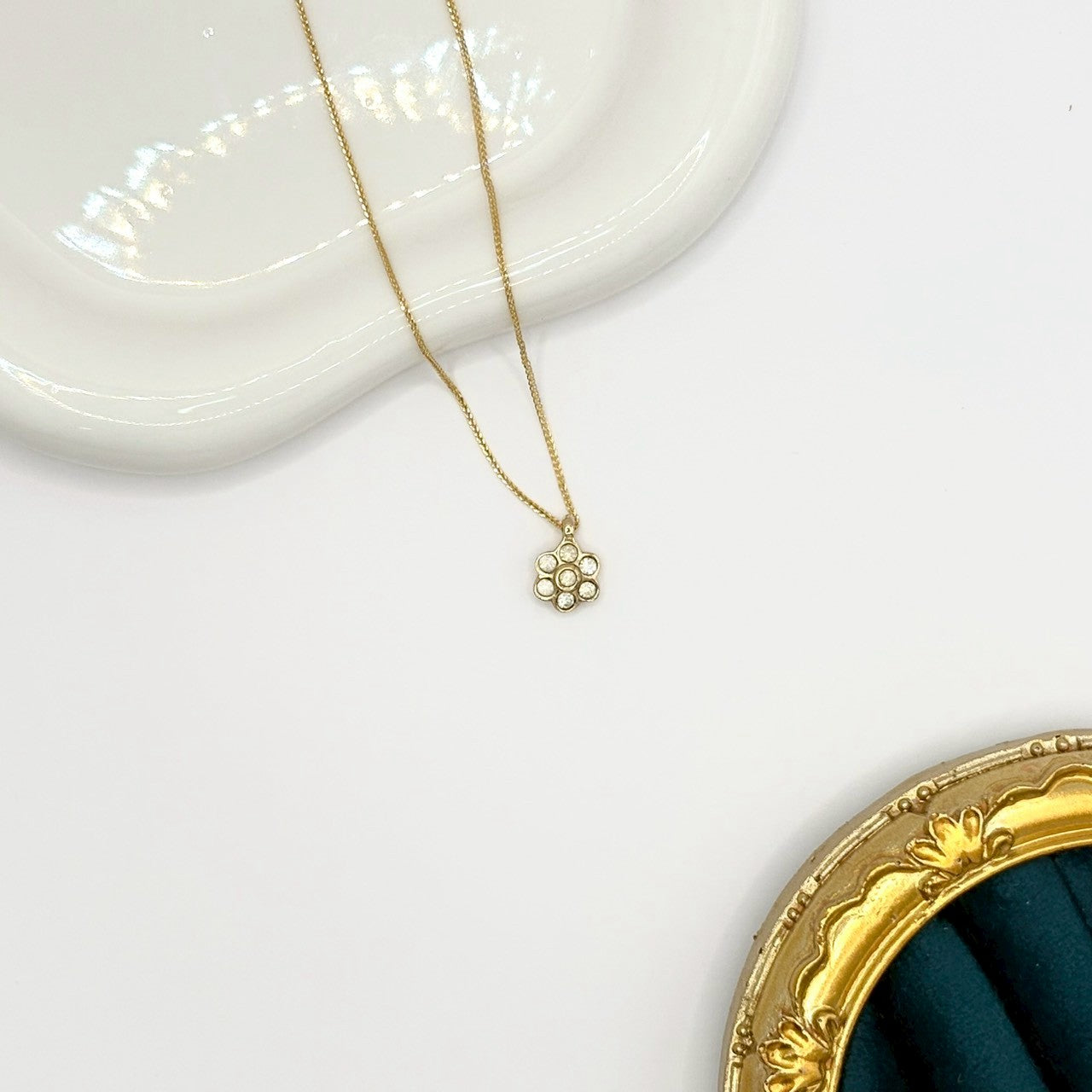 Dior 水鑽花朵項鍊|Dior Rhinestone Floral Necklace