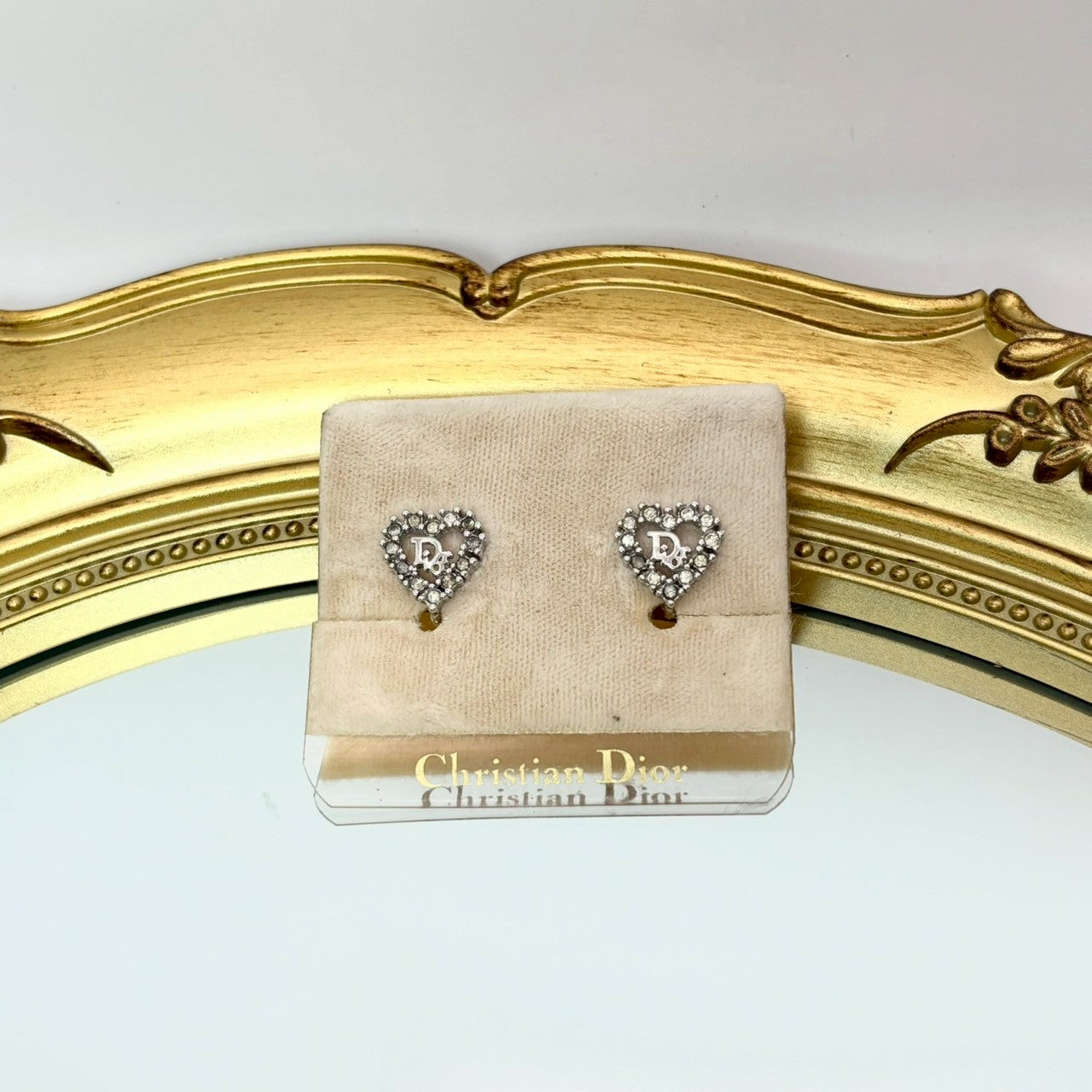 Dior 心意微光耳夾 | Dior Crystal Heart Logo Clip-On Earrings