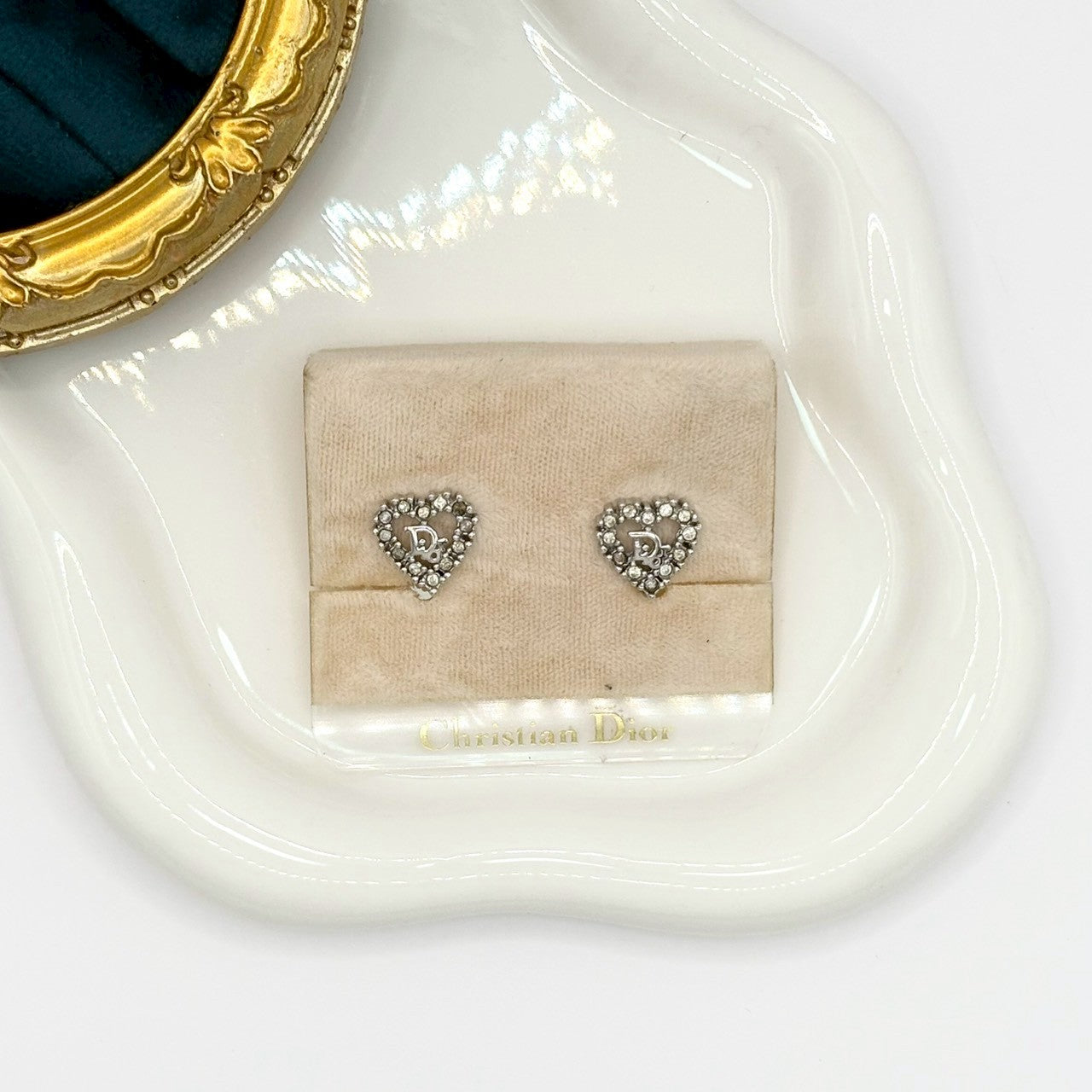 Dior 心意微光耳夾 | Dior Crystal Heart Logo Clip-On Earrings