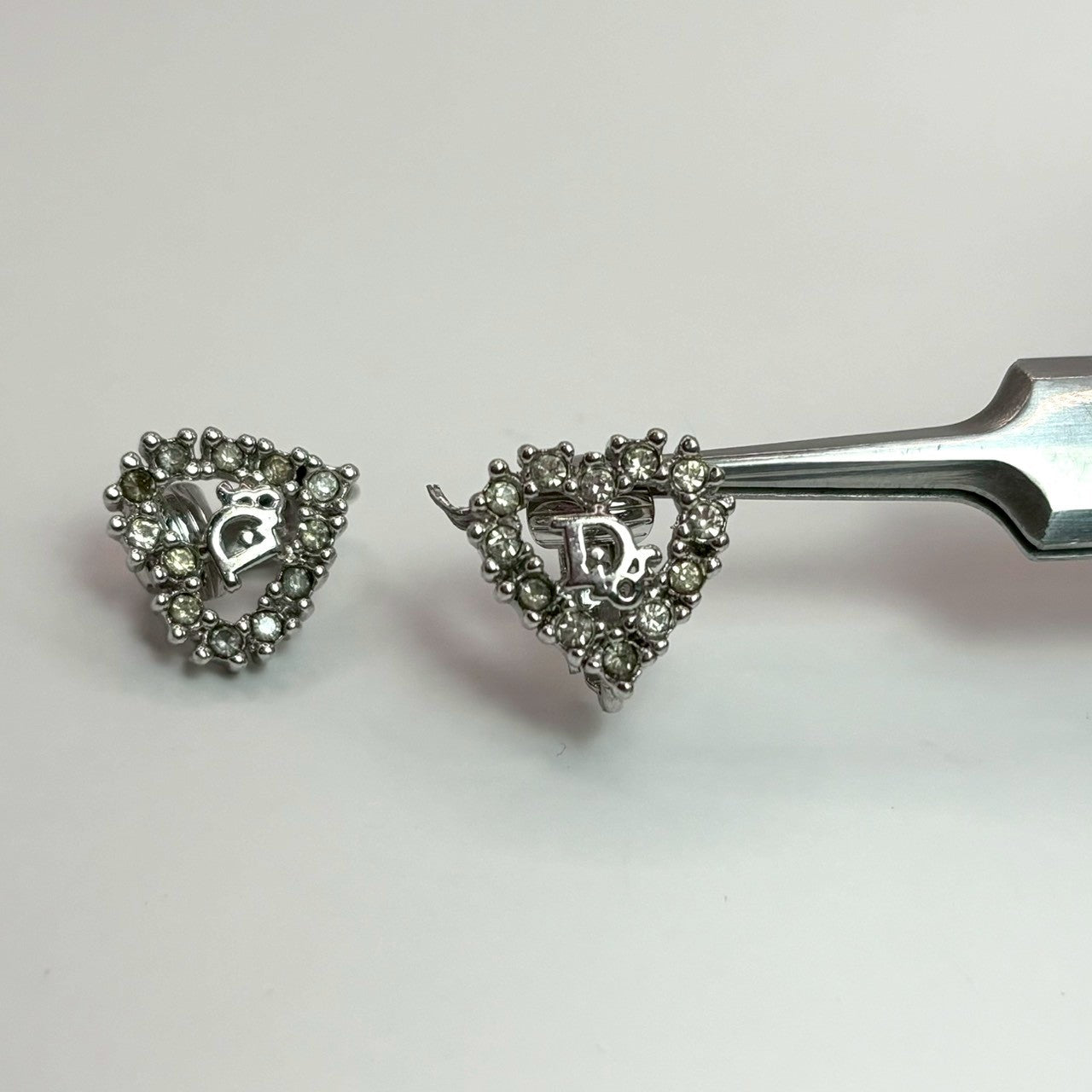 Dior 心意微光耳夾 | Dior Crystal Heart Logo Clip-On Earrings