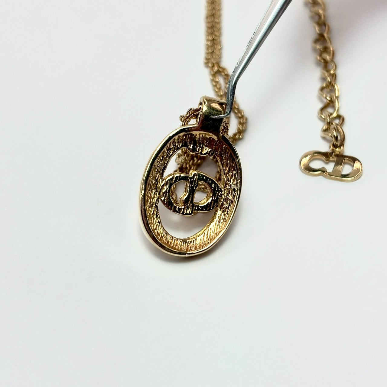 Dior 經典交疊徽記項鍊 | Dior Interlocking CD Crystal Necklace