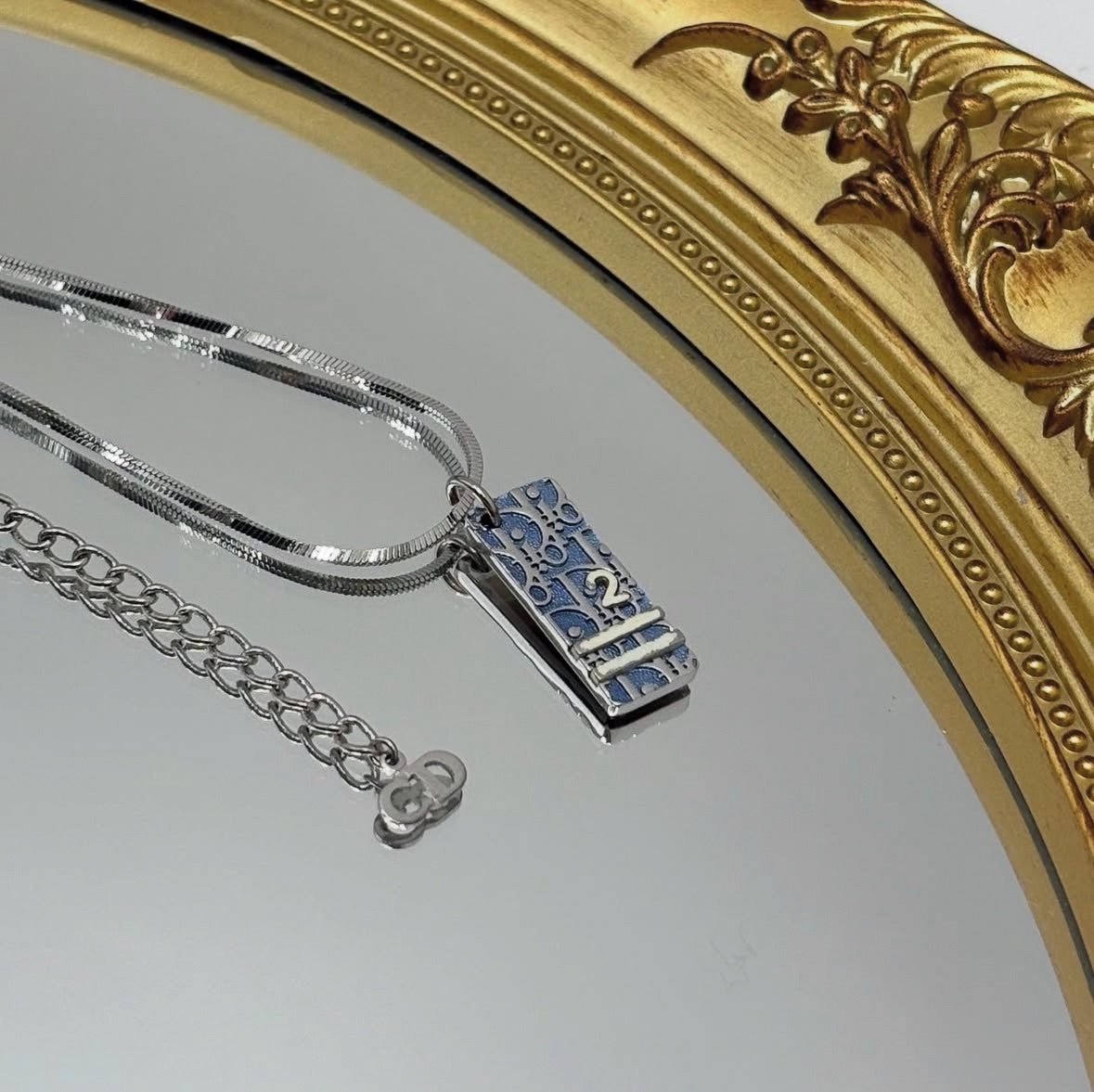 Dior 藍標數字墜|Monogram No.2 Tag Necklace