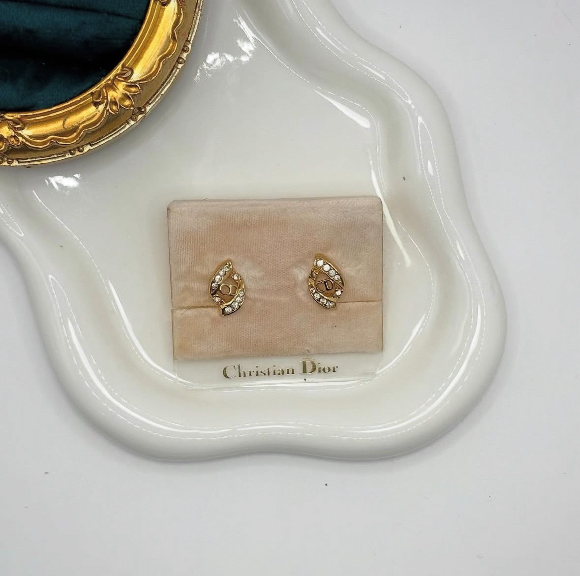 Dior 金旋葉 CD 水晶耳夾|Dior Twisted CD Crystal Clip-On Earrings 