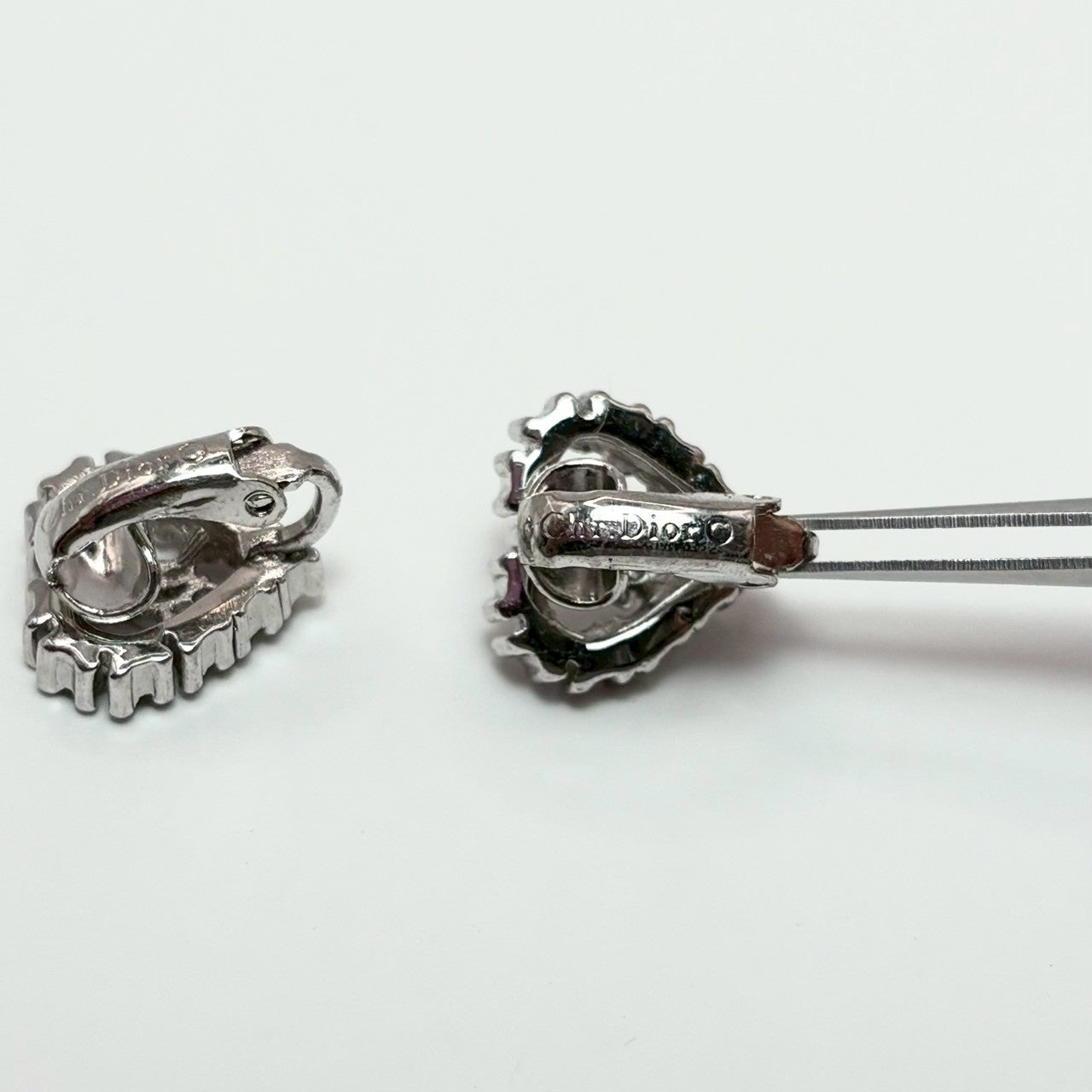 Dior 心意微光耳夾 | Dior Crystal Heart Logo Clip-On Earrings