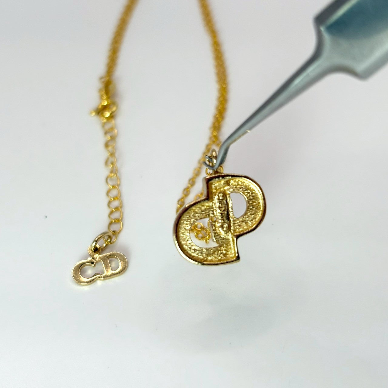 Dior 交疊徽記微鑽項鍊 | Dior Crystal CD Initial Necklace