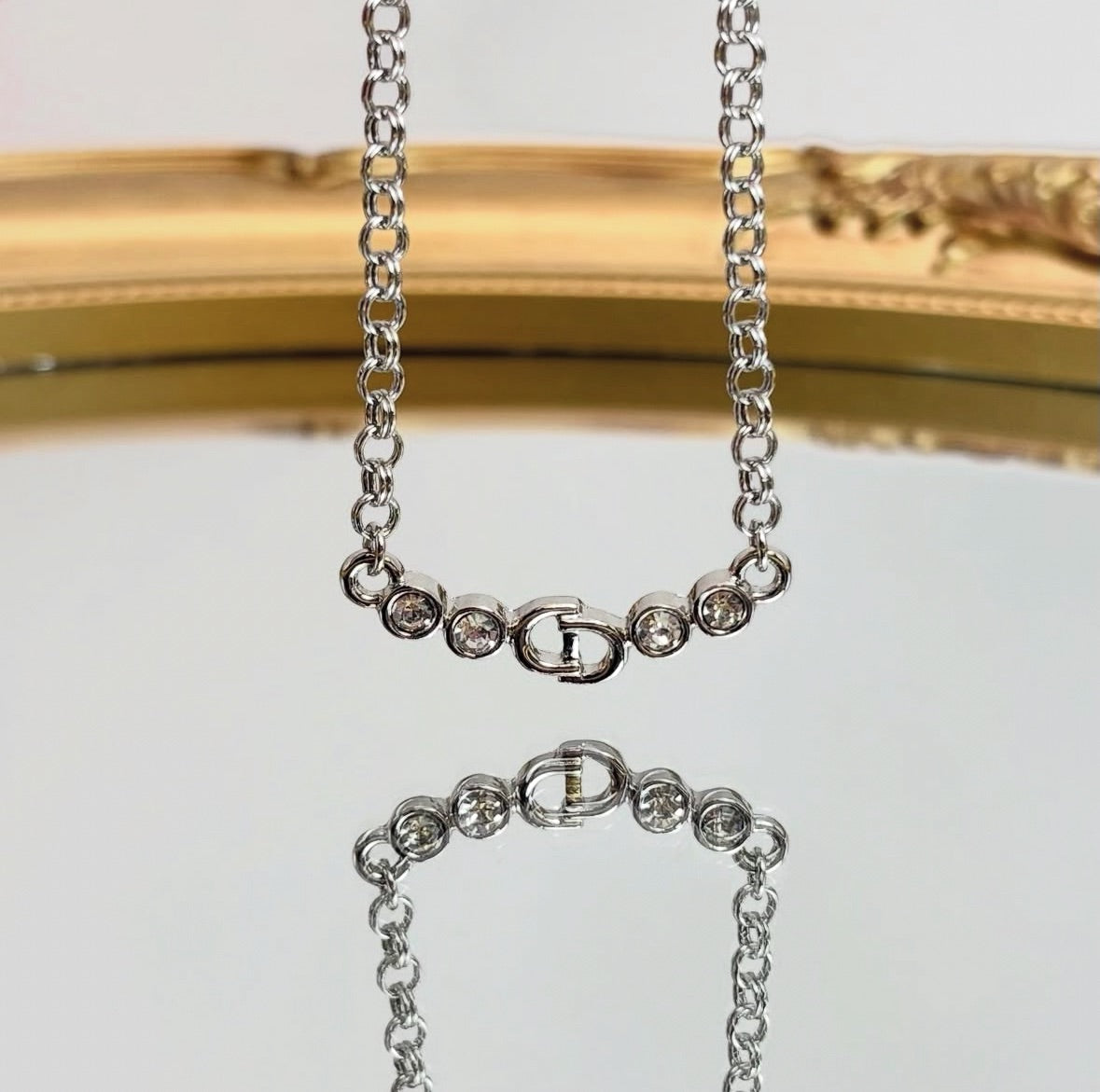 Dior 銀光微語｜CD Crystal Glow Necklace – Silver Ver.