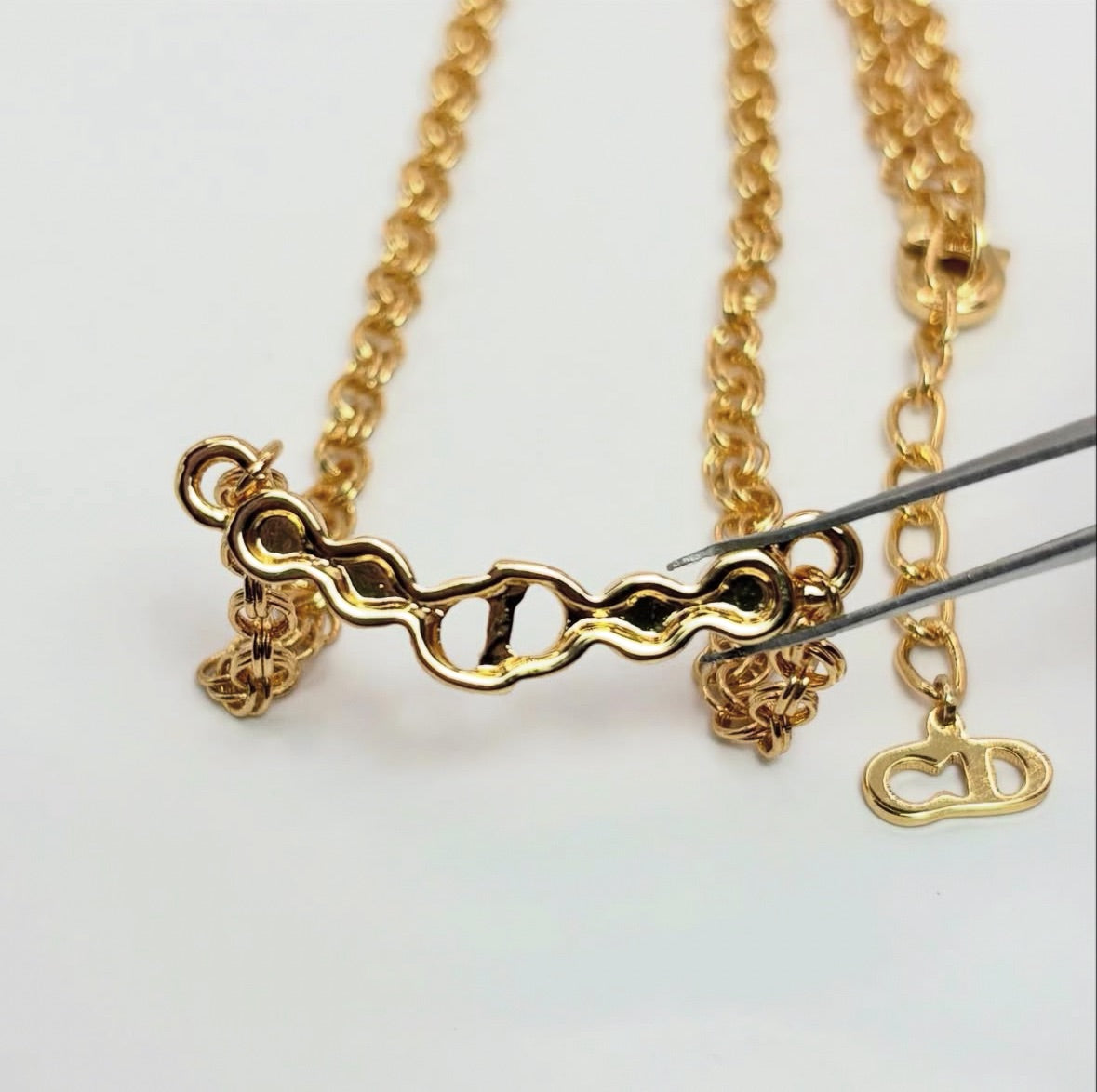 Dior 金標微光｜CD Crystal Glow Necklace —Gold Ver.