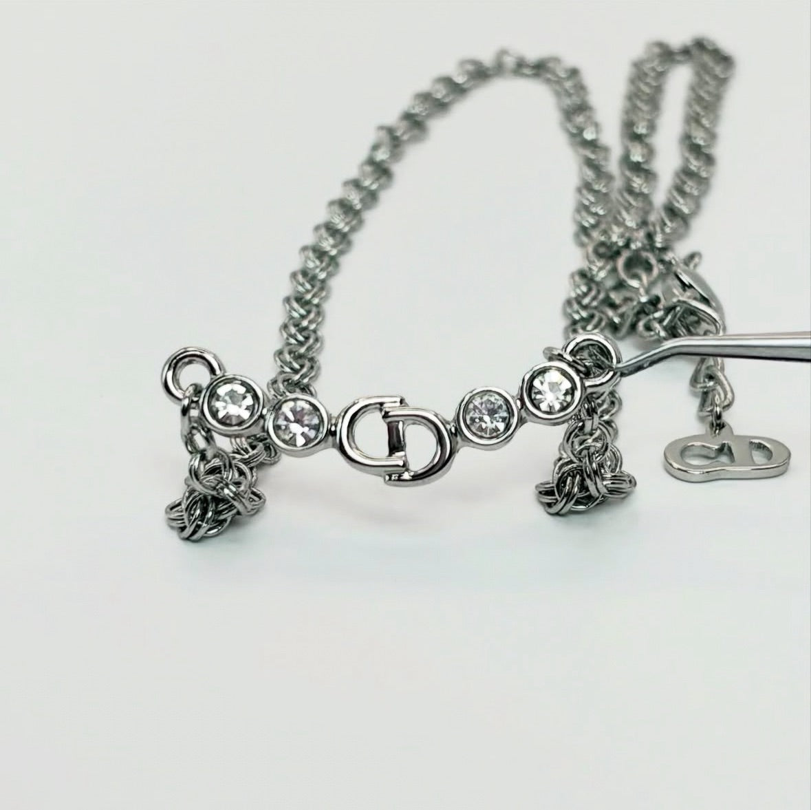 Dior 銀光微語｜CD Crystal Glow Necklace – Silver Ver.