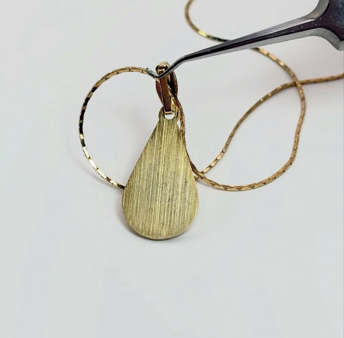 YSL 金色水滴吊墜項鍊｜YSL Gold Droplet Pendant Necklace